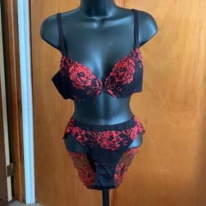 NWOT Maidenform 38B padded push-up underwire black and red lace bra and panty XL